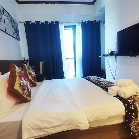 Aparthotel Warm Makati à Makati City Extérieur photo