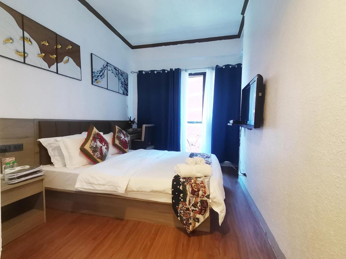 Aparthotel Warm Makati à Makati City Extérieur photo