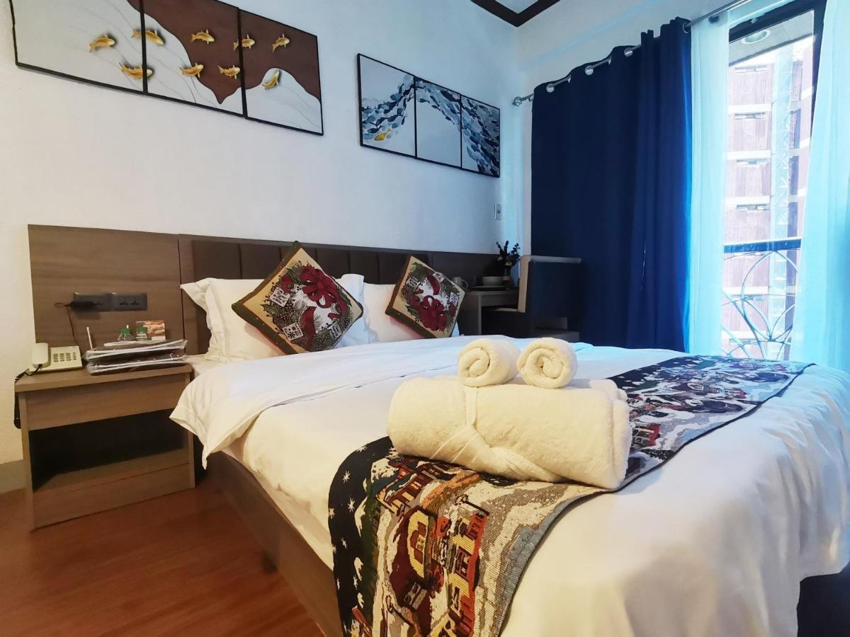 Aparthotel Warm Makati à Makati City Extérieur photo